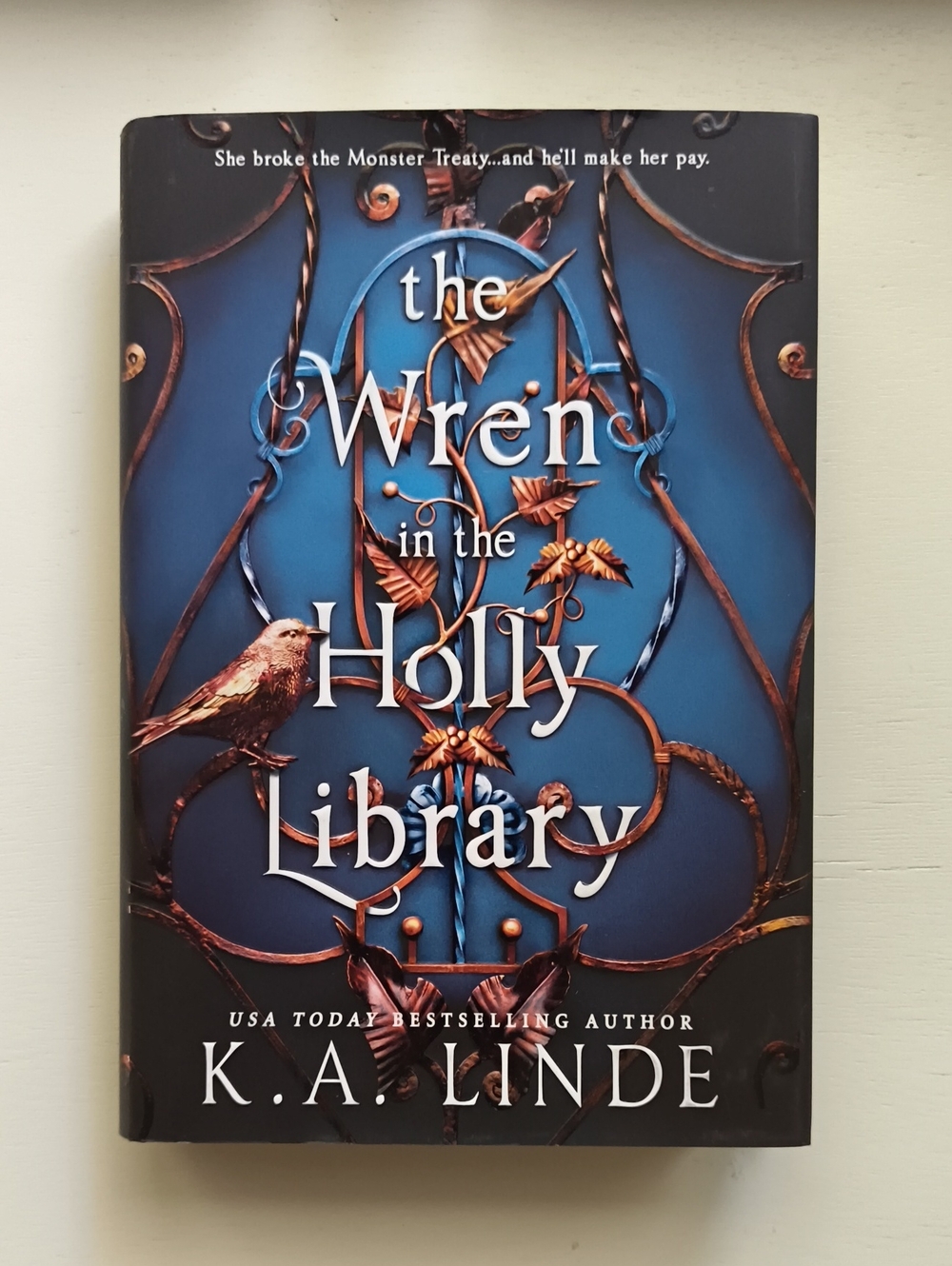 Wren in the Holly Library by K.A. Linde (Hardcover, Painted Edges)